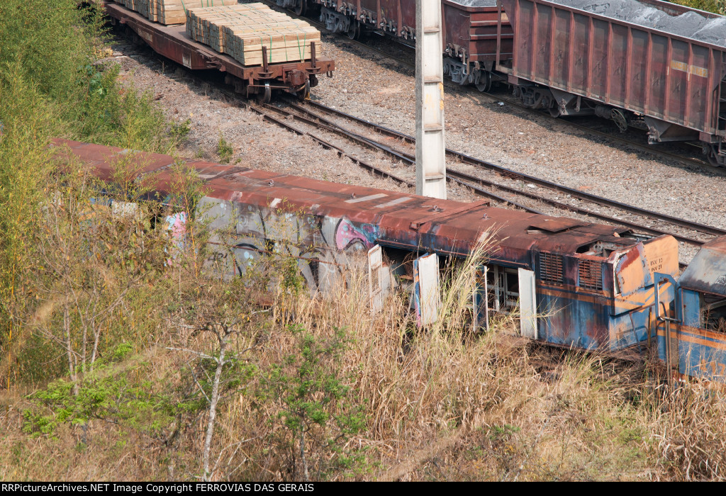 Locomotiva MX6.20 #6101 transformada em Slug 